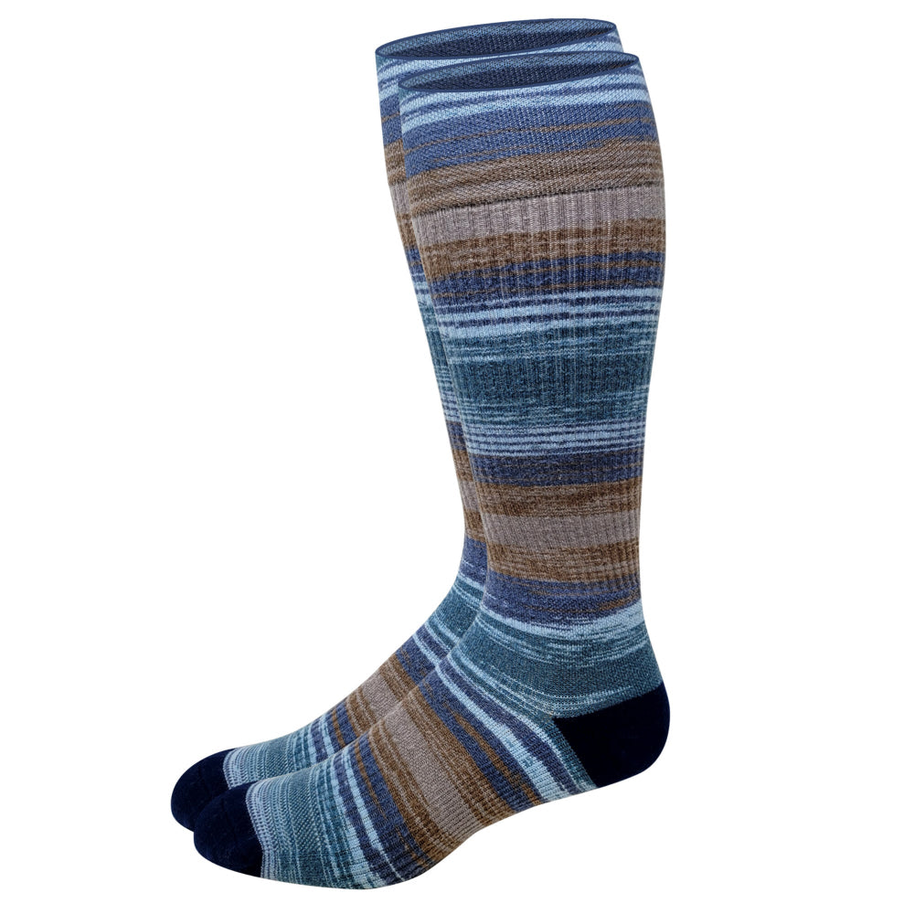 Wool blend hiking socks for men with 8–15 mmHg compression support